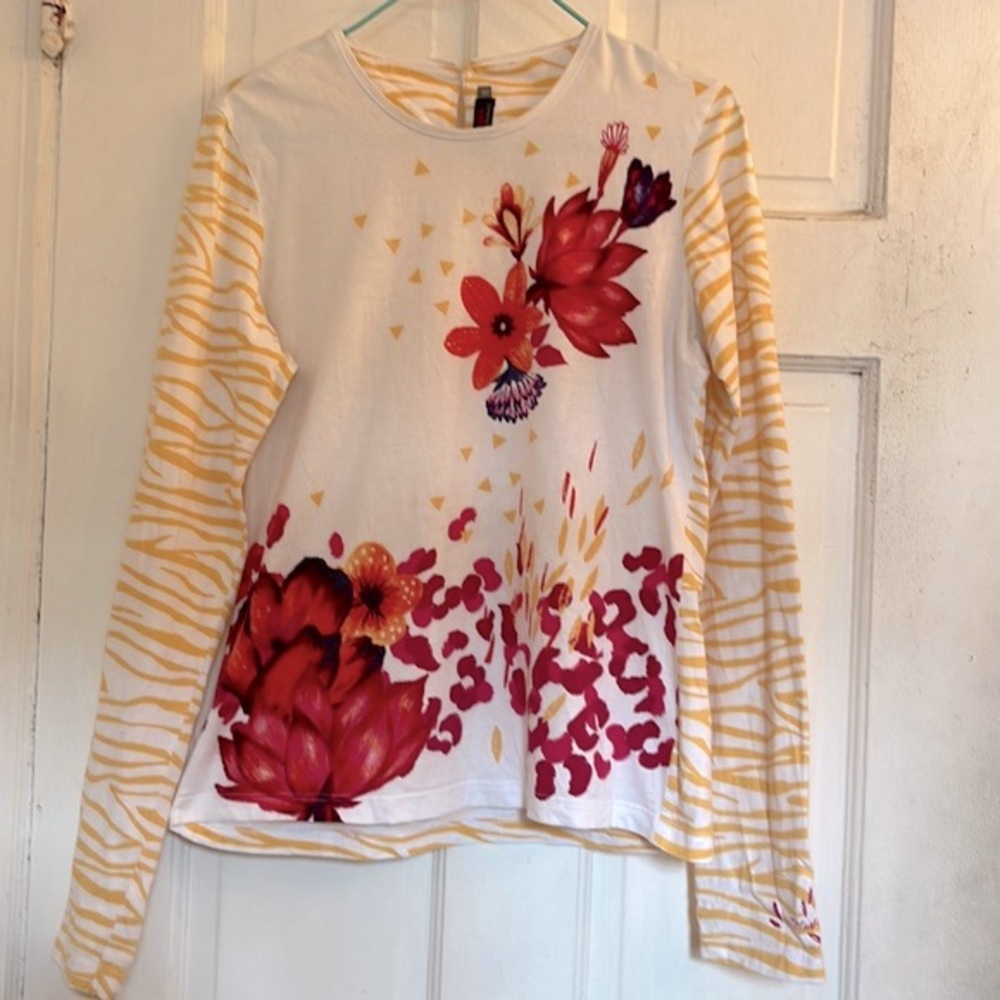 Catimini girls floral top that fits size 12-14
